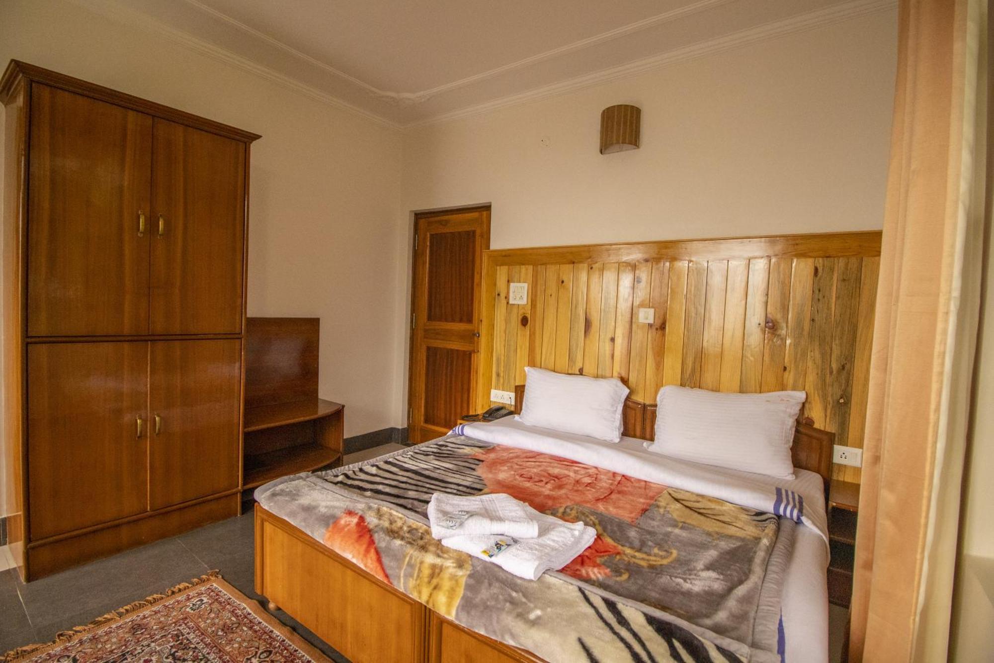 Wow Stayz2 Hotel The Lodge Dharamsala Exteriér fotografie