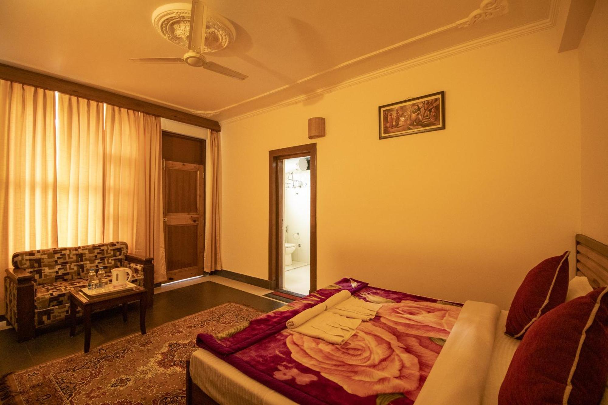 Wow Stayz2 Hotel The Lodge Dharamsala Exteriér fotografie