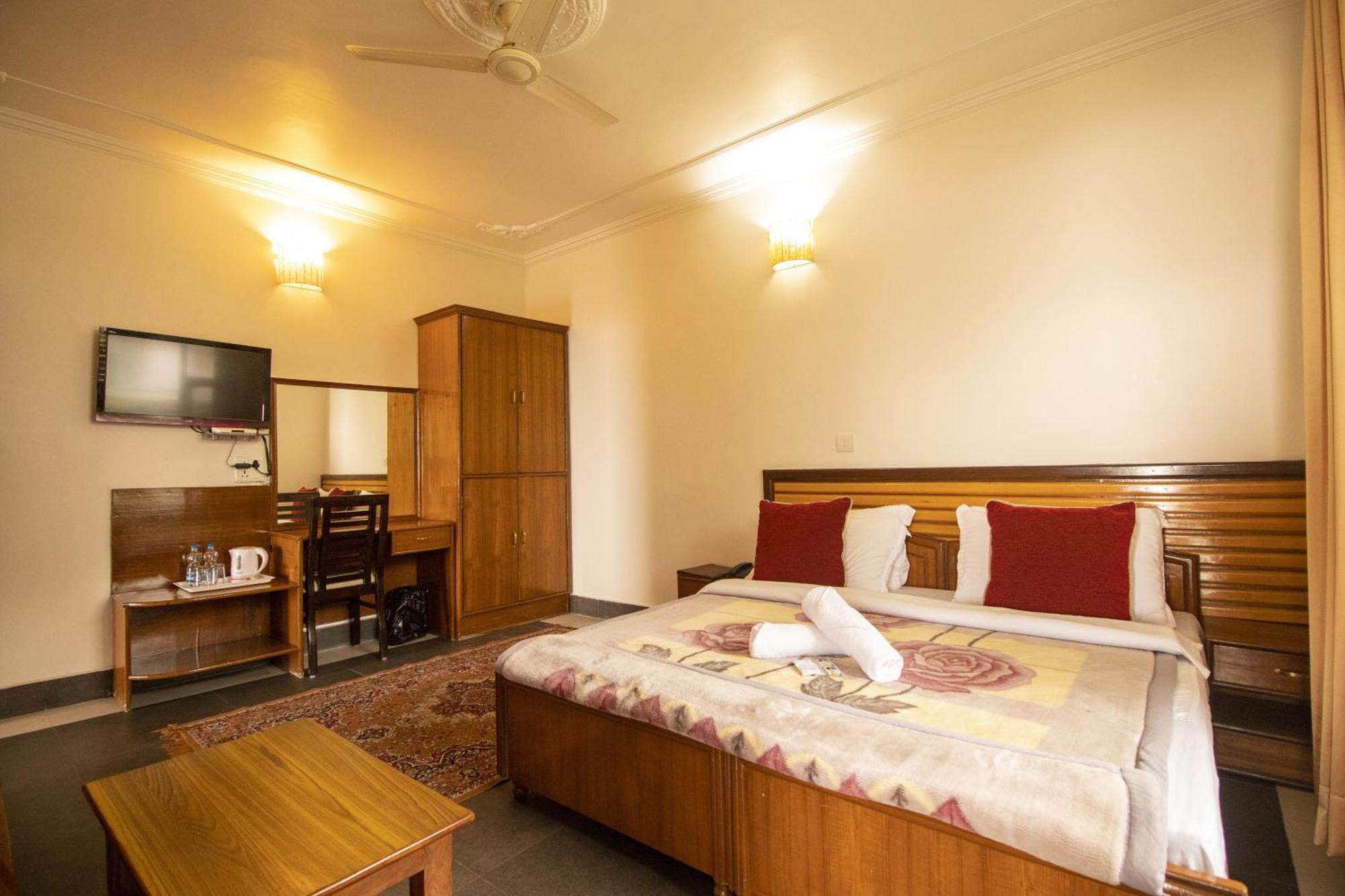 Wow Stayz2 Hotel The Lodge Dharamsala Exteriér fotografie